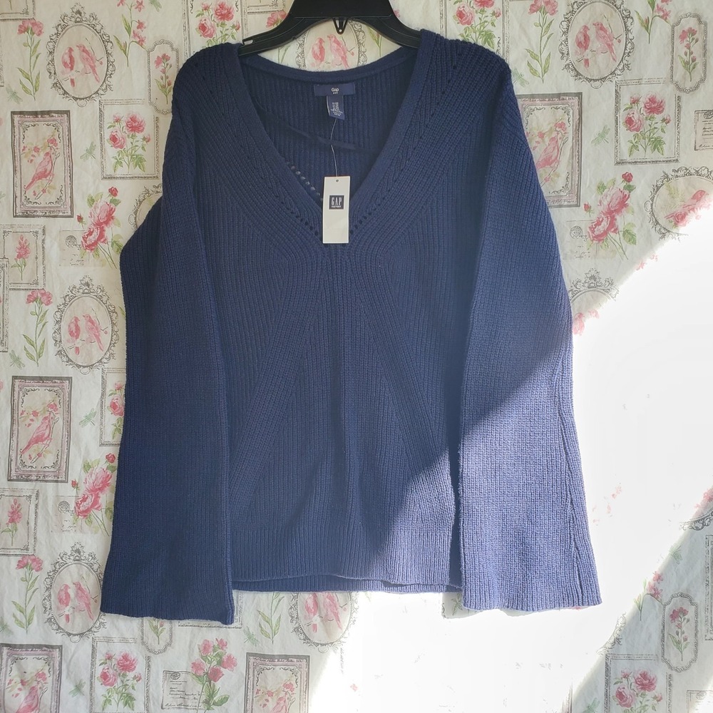 GAP Women's Navy Blue V-Neck Knit Sweater Long‎ Sleeve Size XS New With Tags